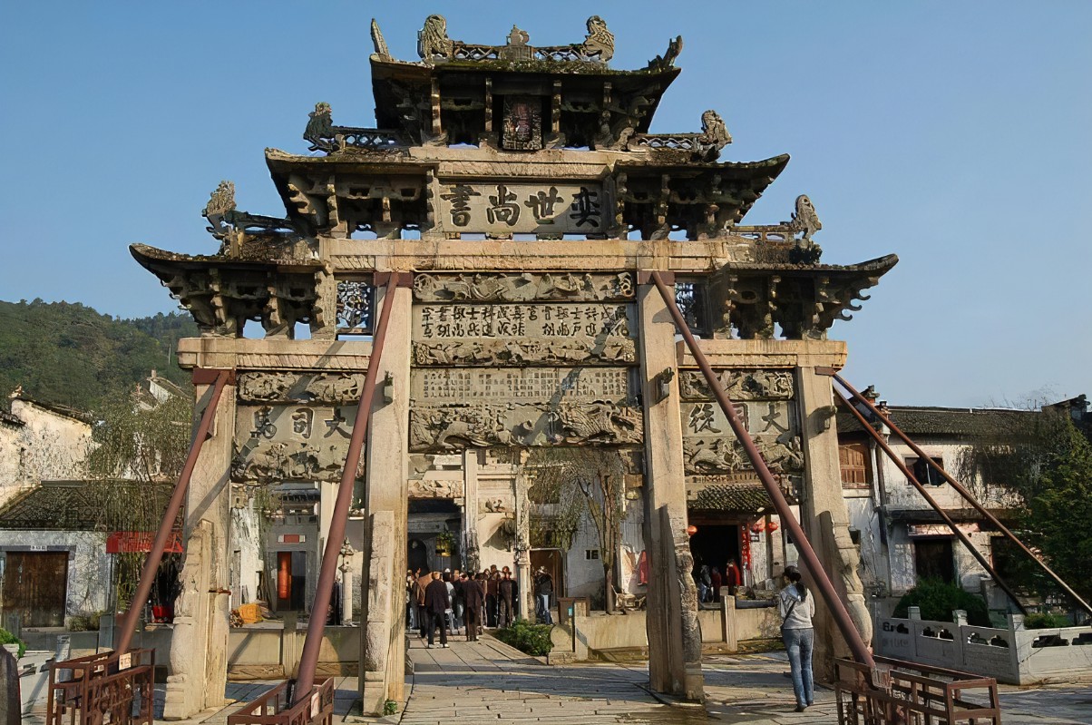 龙川胡氏宗祠1牌坊.jpg