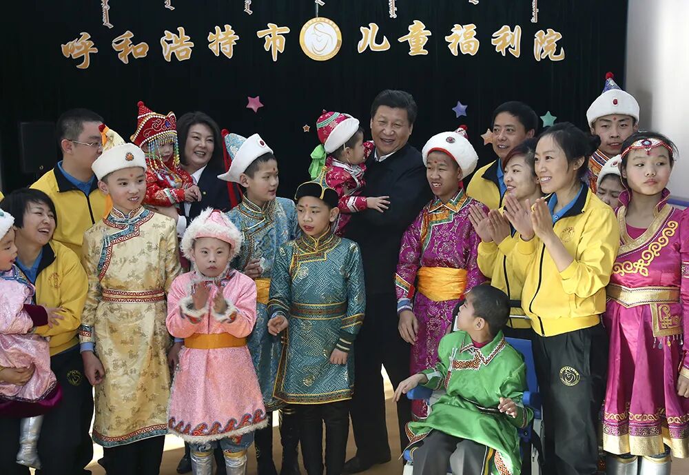 习近平:“要做到全村最好的房子是学校”(图2) 习近平:“要做到全村最好的房子是学校”(图2)
