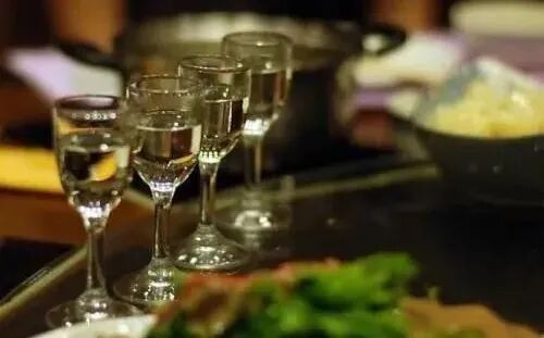 白酒，藏着中国人的气质！(图1)
