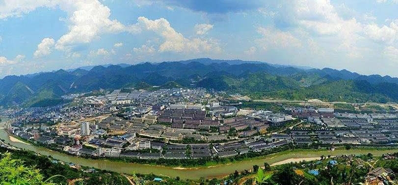 “营造风清气正的政治生态”（总书记的人民情怀）(图2)