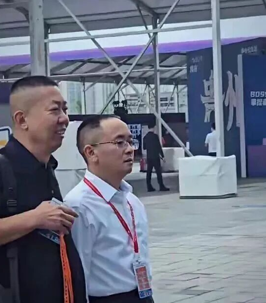 原茅台董事长张德芹现身贵州酒博会！(图2)