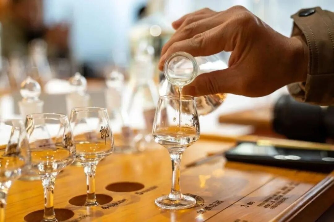 加水变浑浊就是纯粮酱酒？这个方法到底靠不靠谱(图5)