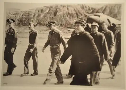 教员整风与七大（深度版）：把一个党从“听别人的”，变成“想自己的”(图4)