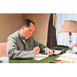 毛主席给聂荣臻将军的信，写得更加轻快，更加流畅，每一句话都有