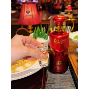 爱喝酒的女人，都是有故事的人