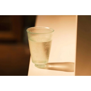 喝酱酒为什么要配矿泉水？99%的人不知道这个秘密