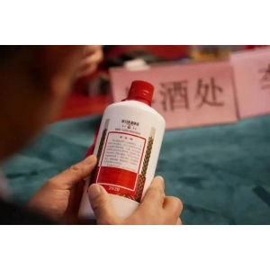 临近中秋，卖假茅台的酒贩子们又开始出来晃荡了